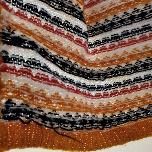 Womens 70's Earthtoned hand knitted vest - Picture 12 of 16